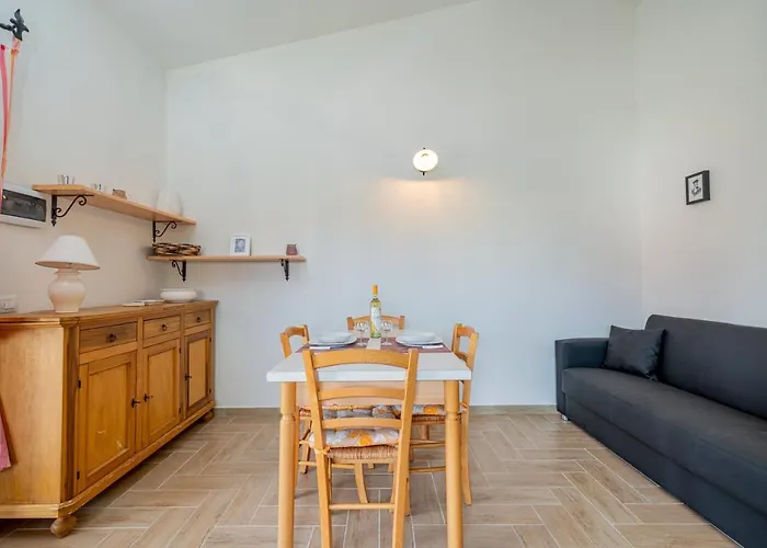 Appartamento Trilocale Le Canne 4 Posti Letto Con Giardino E Posto Auto Privato